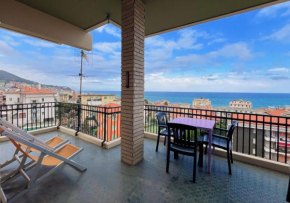 Ampio appartamento con vista Varazze